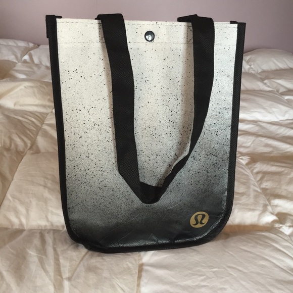 lululemon athletica Handbags - LULULEMON REUSABLE OMBRÉ SHOPPING BAG